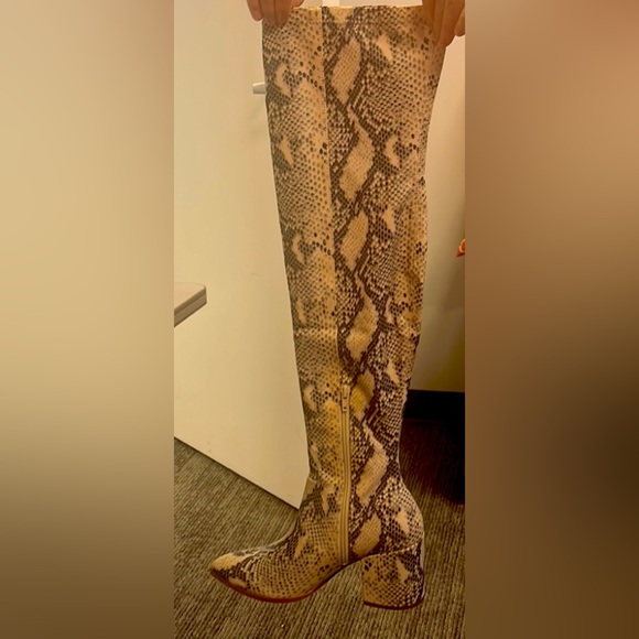Brand new thigh high Steve Madden boots - Picture 2 of 2